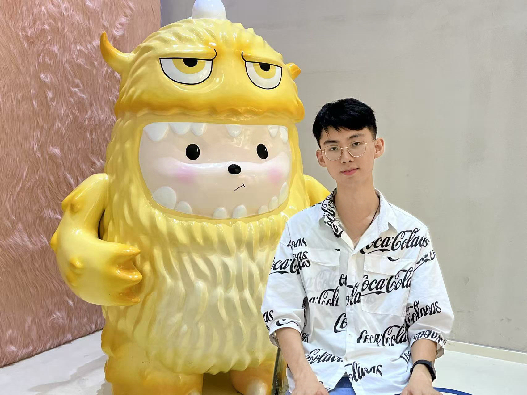 Meng Lou (娄蒙)